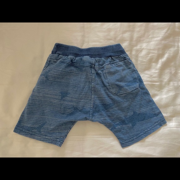 Bit’z kids blue shark print shorts sz 2/3 - Picture 7 of 12